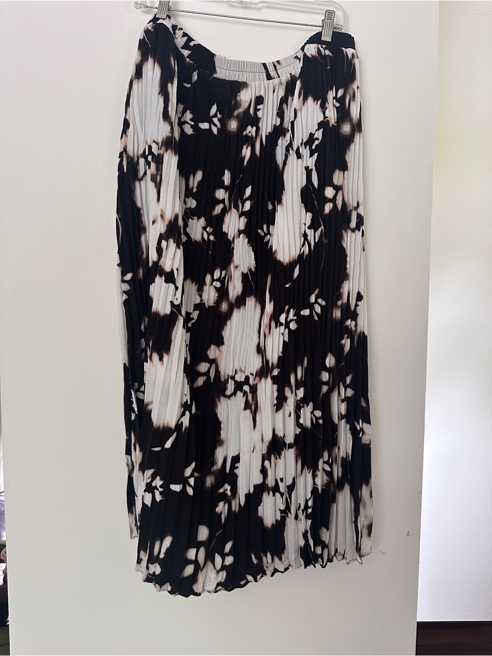 Simply Vera Wang Pleated Black and White Print Maxi Skirt